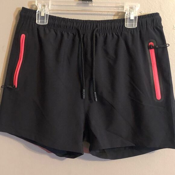 Juniors 2XL black shorts.      WS - Picture 1 of 3
